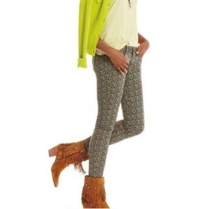 NWOT Cabi Women’s Ditzy Skinny Jeans Floral Print Green Tan Stretch Size 6